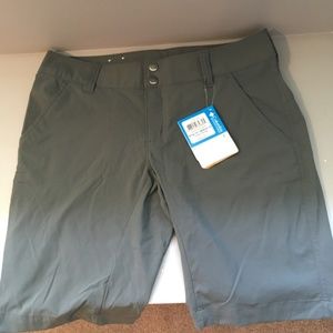 Women's Columbia Shorts Size 6 - Omni Shield